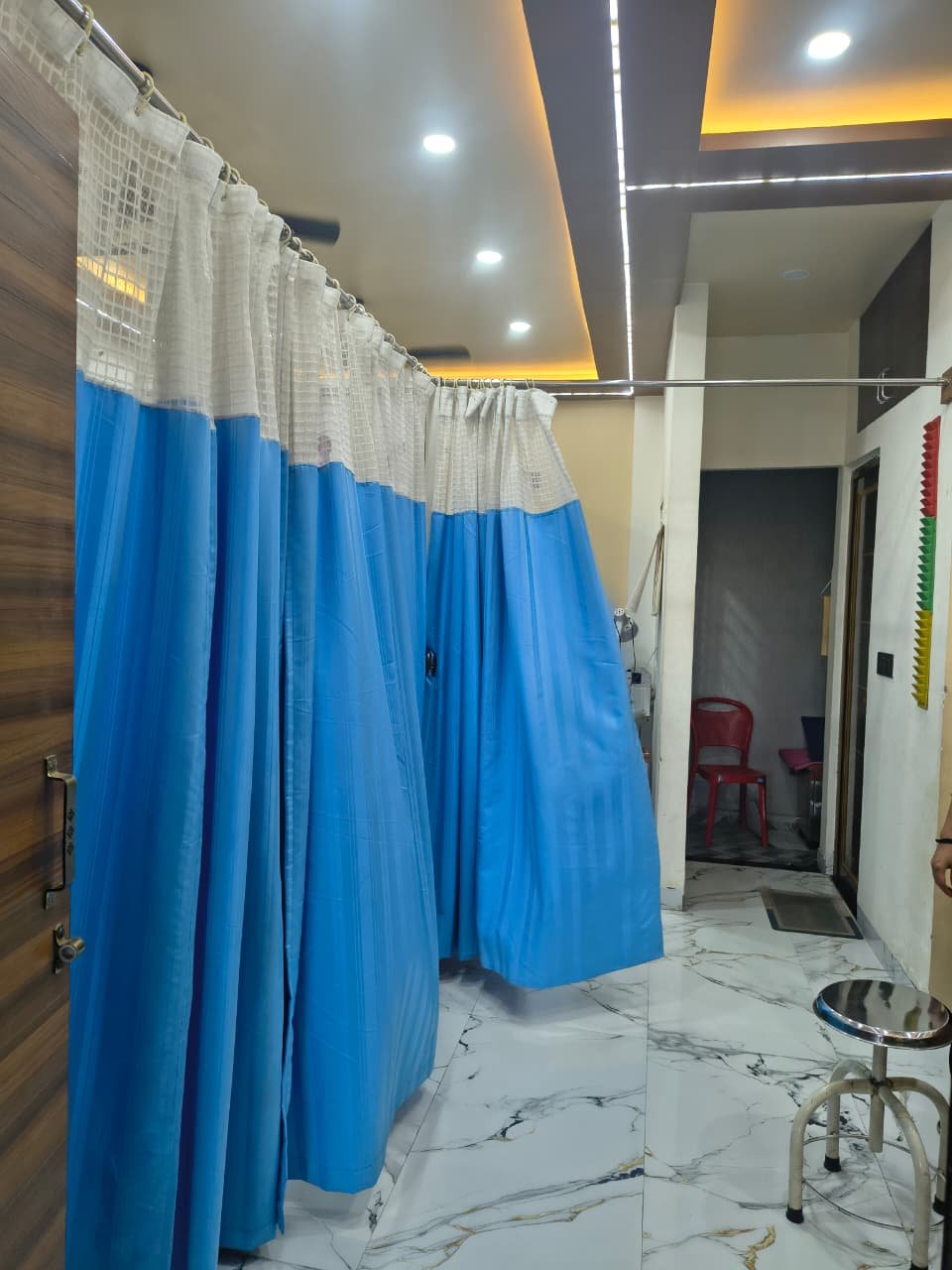 Dr. Jyoti treating patient